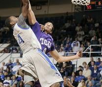 乐鱼app-湖人完胜法国男篮，字母哥送出助攻