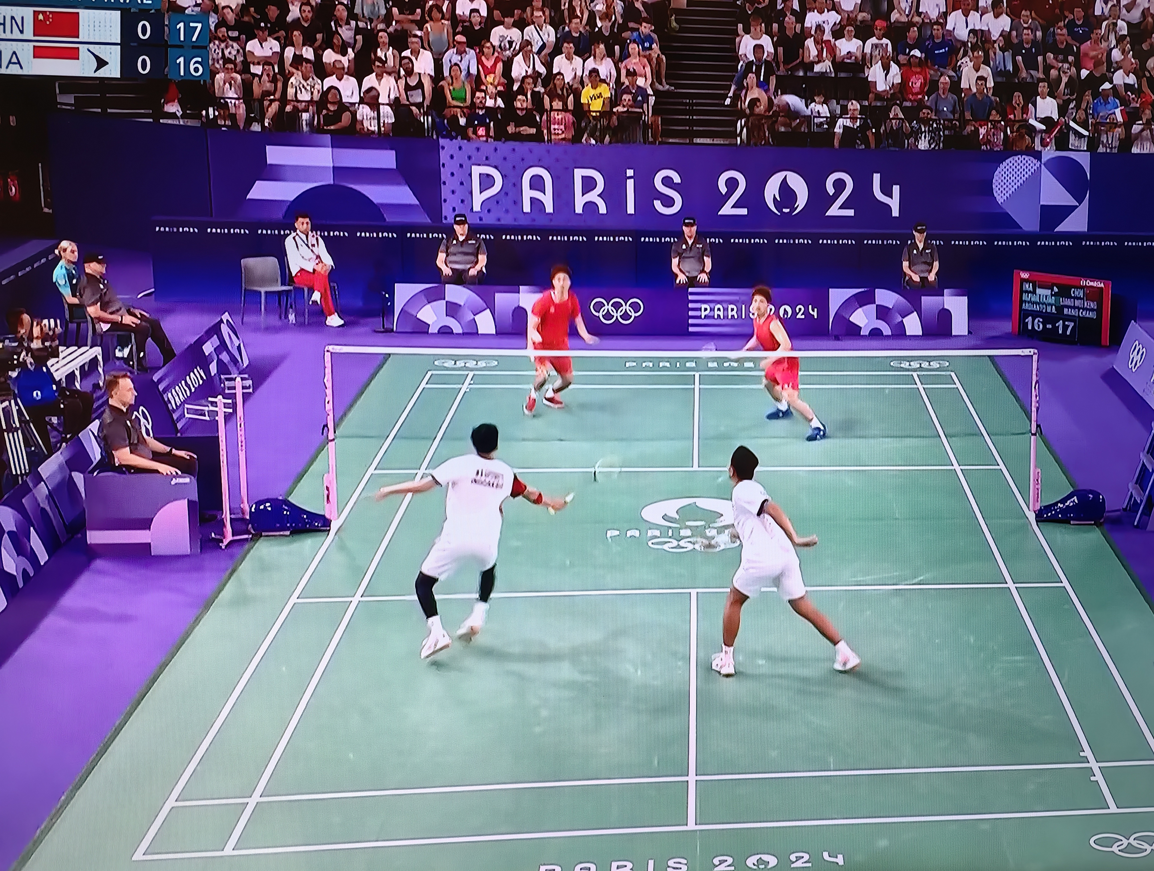 乐鱼体育app-瑞士羽毛球选手实现逆袭，力夺银牌