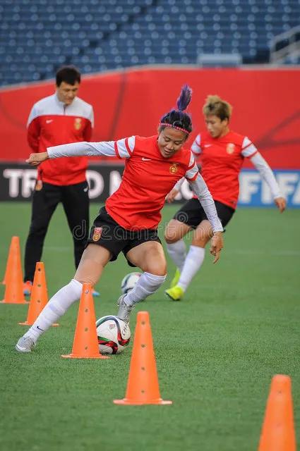 乐鱼-关于拼尽全力：女足比赛中拼尽全力的信息