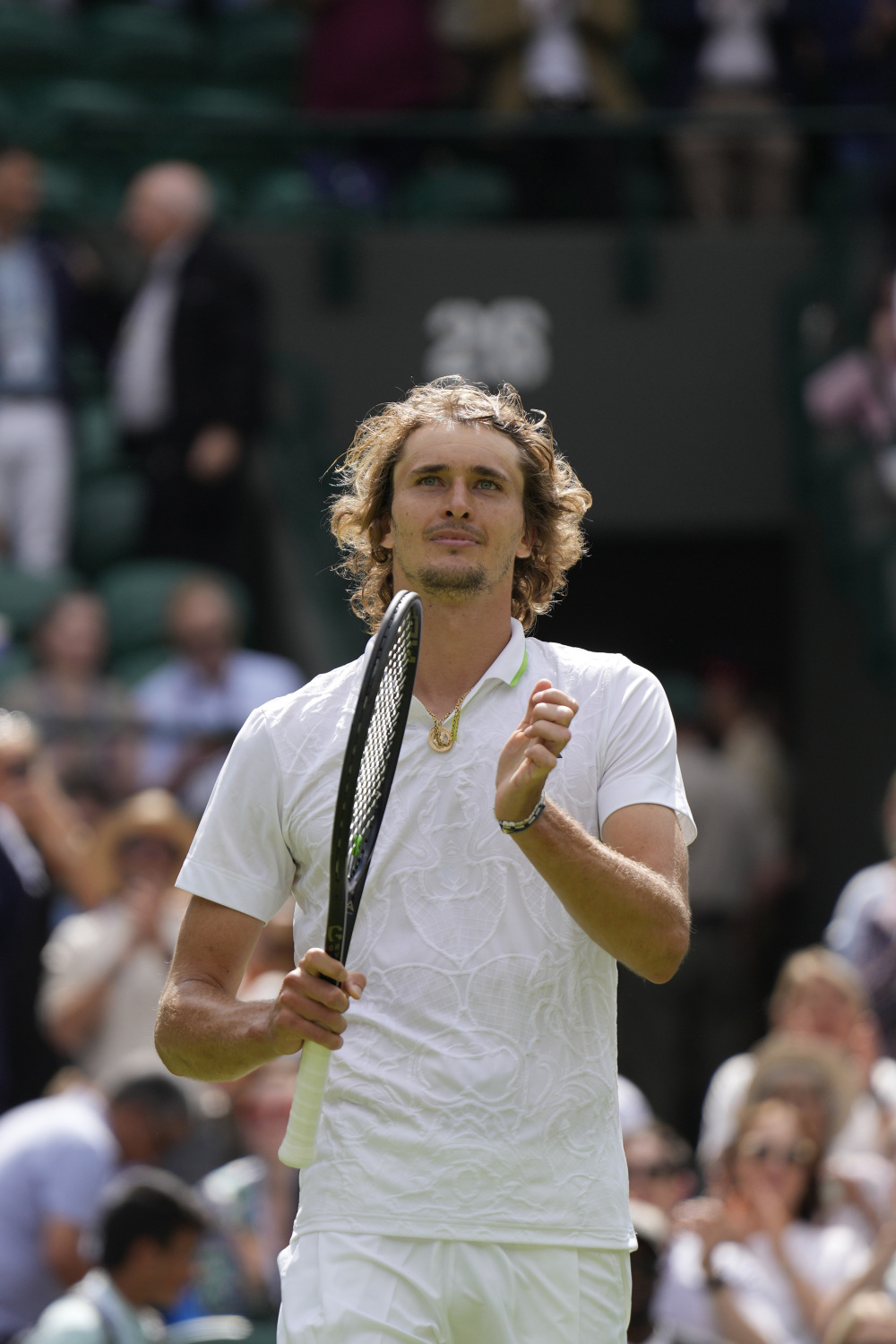 乐鱼体育-包含英国网球队完胜意大利网球队，兹维列夫送出助攻的词条